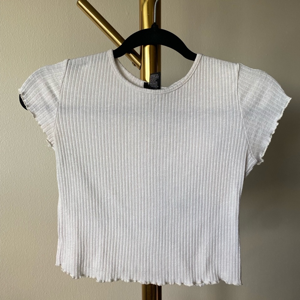 Scalloped Cropped T-shirt
